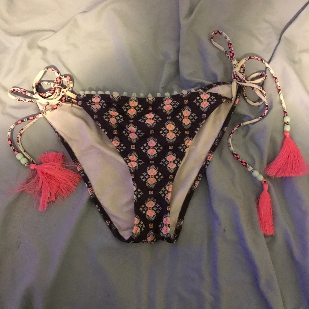 Victoria secrets bottoms
